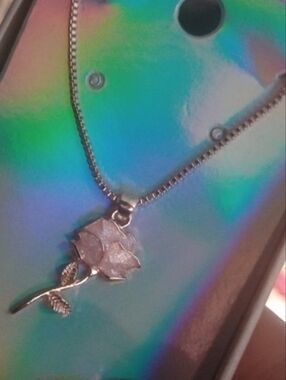 ♥️D Ind For $8 Or Bund 4/$20 Rose Pendant Gold Necklace